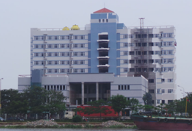 HAP Phó Tổng Giám đốc bị phạt vì chậm báo cáo lý do không mua cổ phiếu đã đăng ký