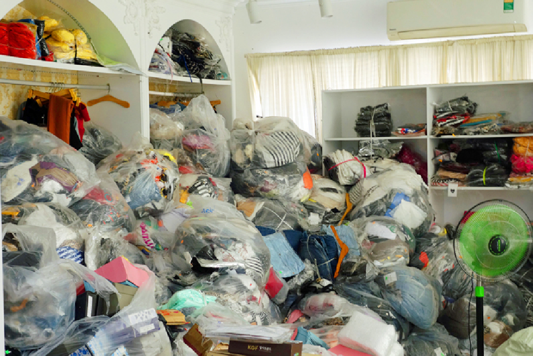 Tạm giữ hơn 14.400 sản phẩm không rõ nguồn gốc, nhập lậu