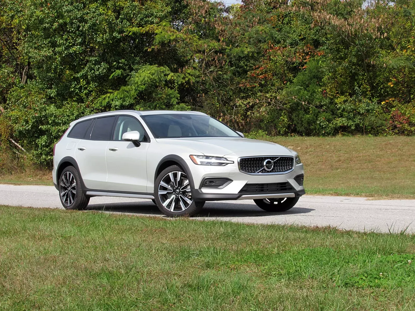 Lỗi dây an toàn, Volvo đời 2021-2022 triệu hồi hơn 19.000 xe