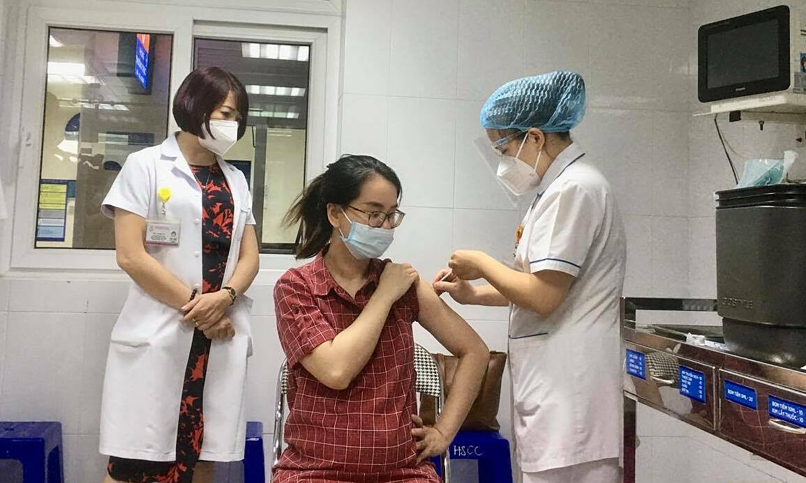 Bộ Y tế đề nghị khẩn trương tiêm vaccine phòng COVID-19 cho phụ nữ mang thai
