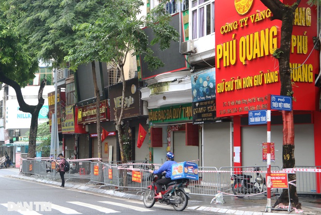 Phong tỏa đoạn phố Hà Nội có người đàn ông tự tử dương tính SARS-CoV-2