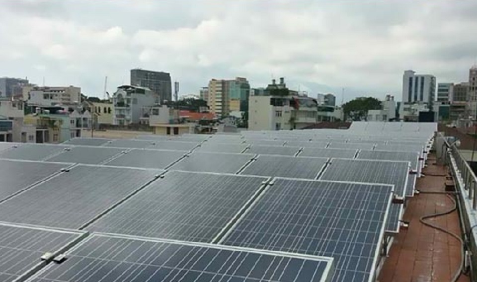 Hàng loạt chủ đầu tư điện mặt trời mái nhà kêu cứu vì bị cắt giảm mua điện