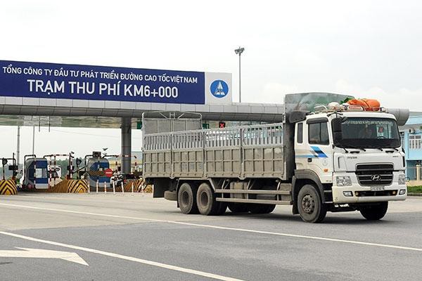 Bộ GTVT đề xuất giảm phí đường bộ đến cuối năm