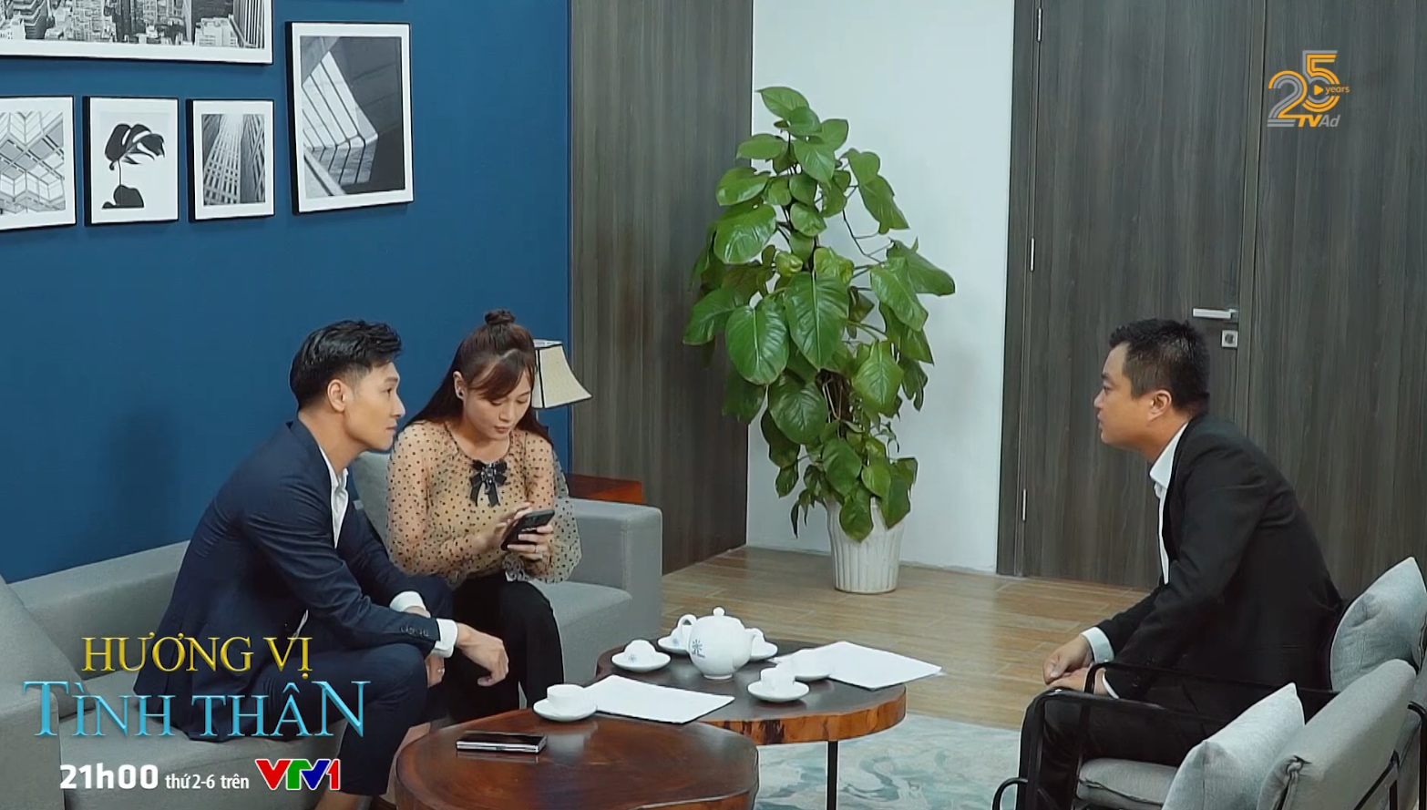 Preview Hương vị tình thân tập 45 phần 2 Nam ra sức tìm chứng cứ minh oan cho bố nuôi, Thy làm loạn nhà khi điều tra được kẻ giết bố mình là ông Sinh