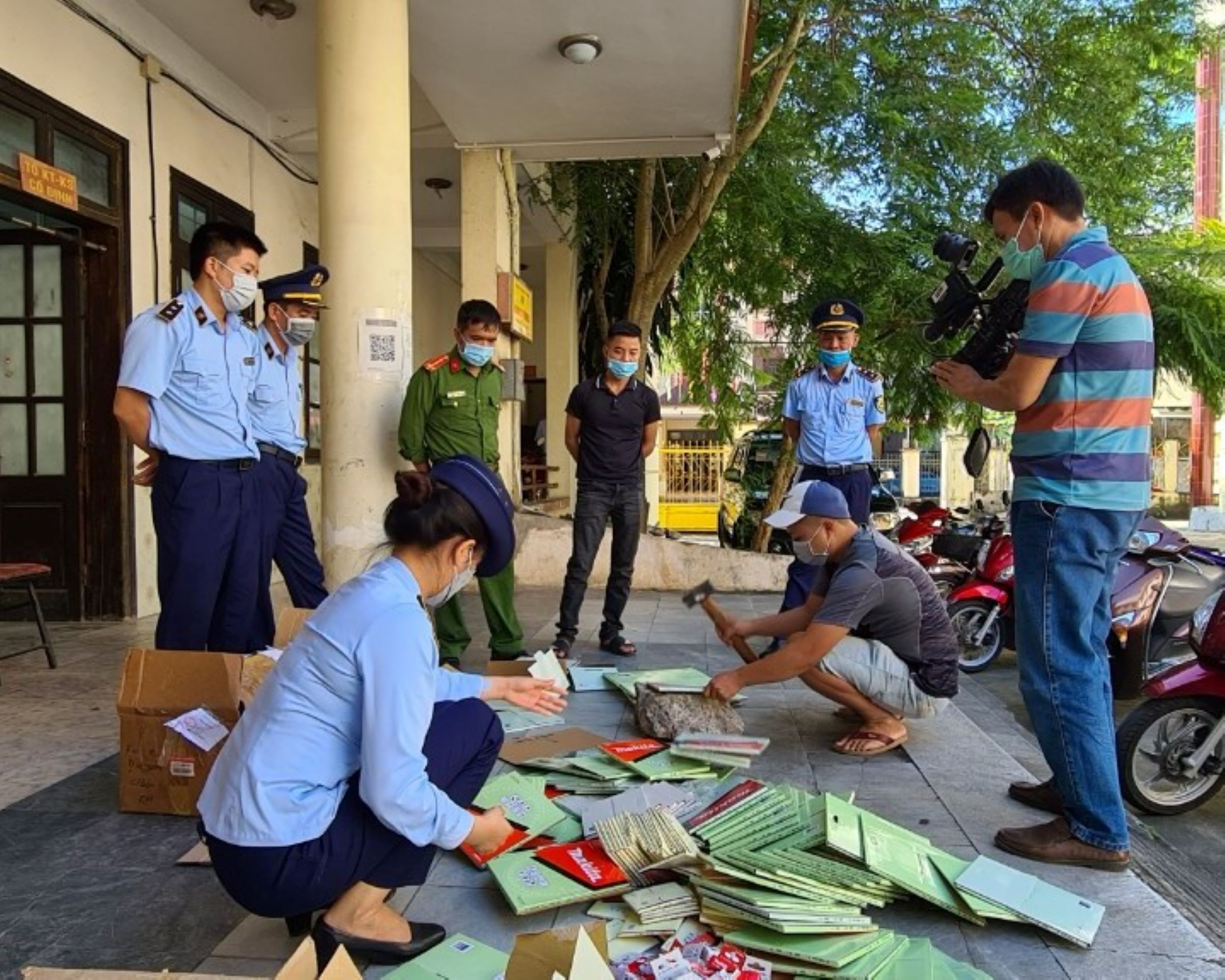 Cục QLTT Hà Giang tiêu hủy hơn 400 sản phẩm hàng hóa giả mạo nhãn hiệu Makita