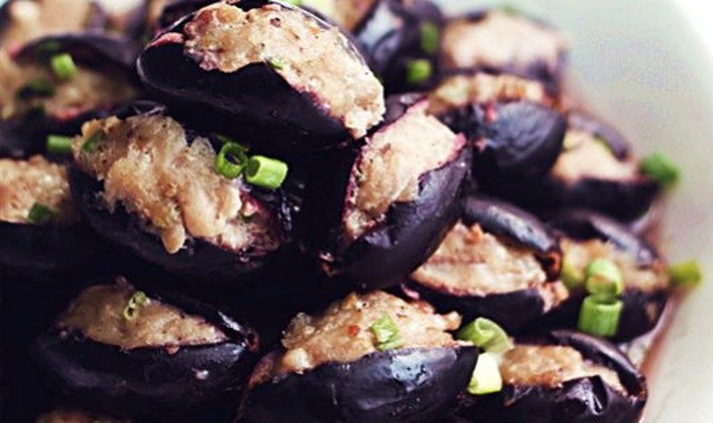 Mách bạn cách làm món trám đen nhồi thịt bùi bùi, lạ vị và có công dụng tuyệt vời cho sức khỏe