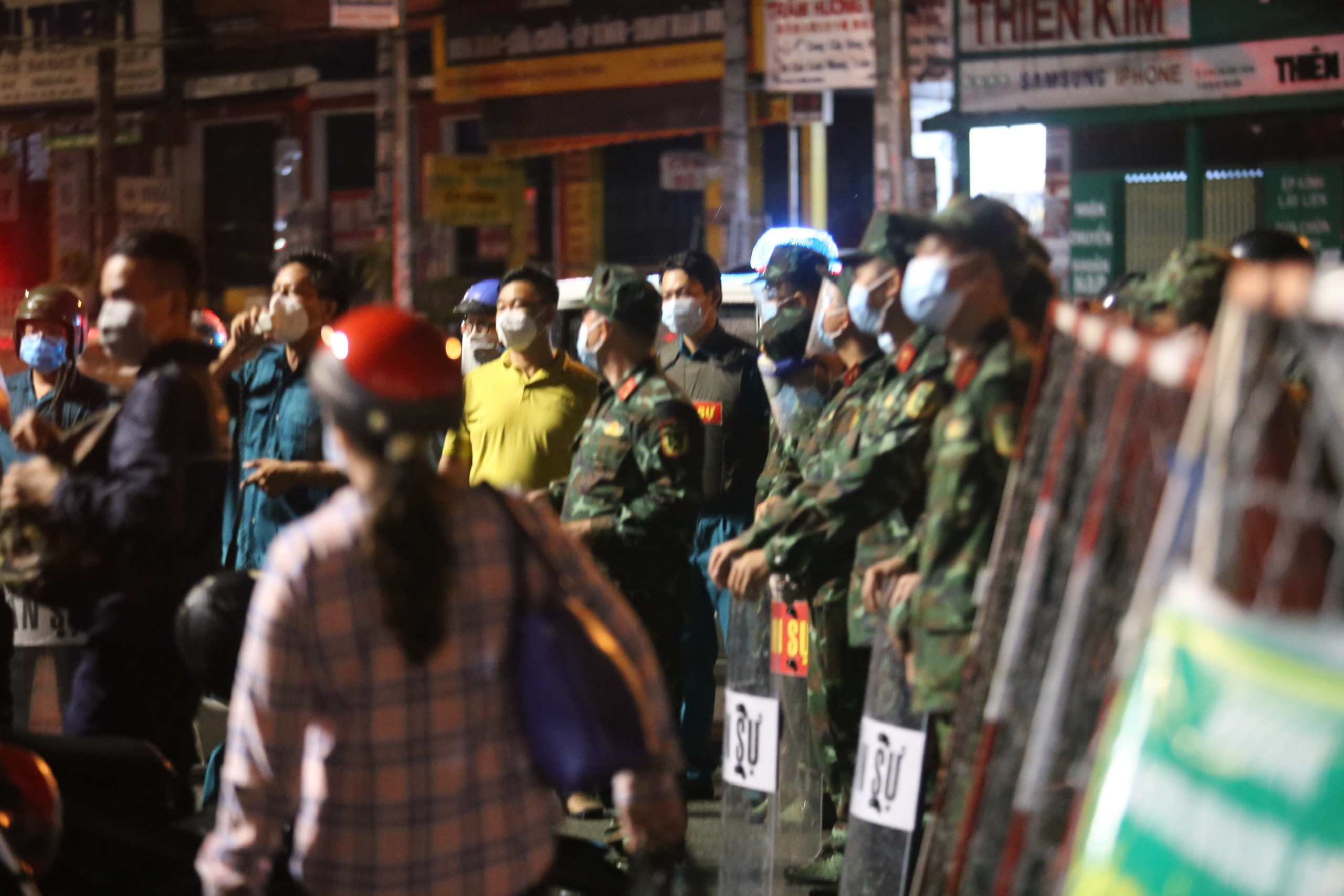 Bình Dương vận động người dân không tự phát về quê