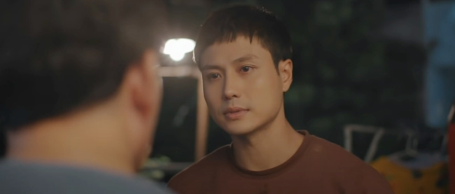 11 tháng 5 ngày tập 29 Ông Tiến nghi ngờ Đăng có ý đồ với cháu gái mình, ông nói Đăng lợi dụng Nhi