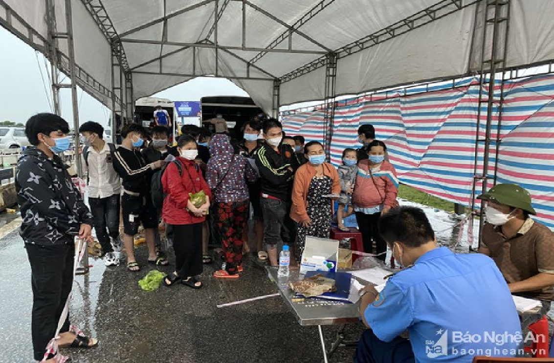 Người lao động từ phía Nam trở về Nghệ An sẽ được hỗ trợ 500 nghìn đồngngười