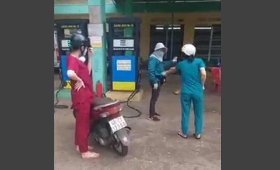Xôn xao clip nhân viên cây xăng ở Đắk Lắk bị tố gian lận tiền của khách