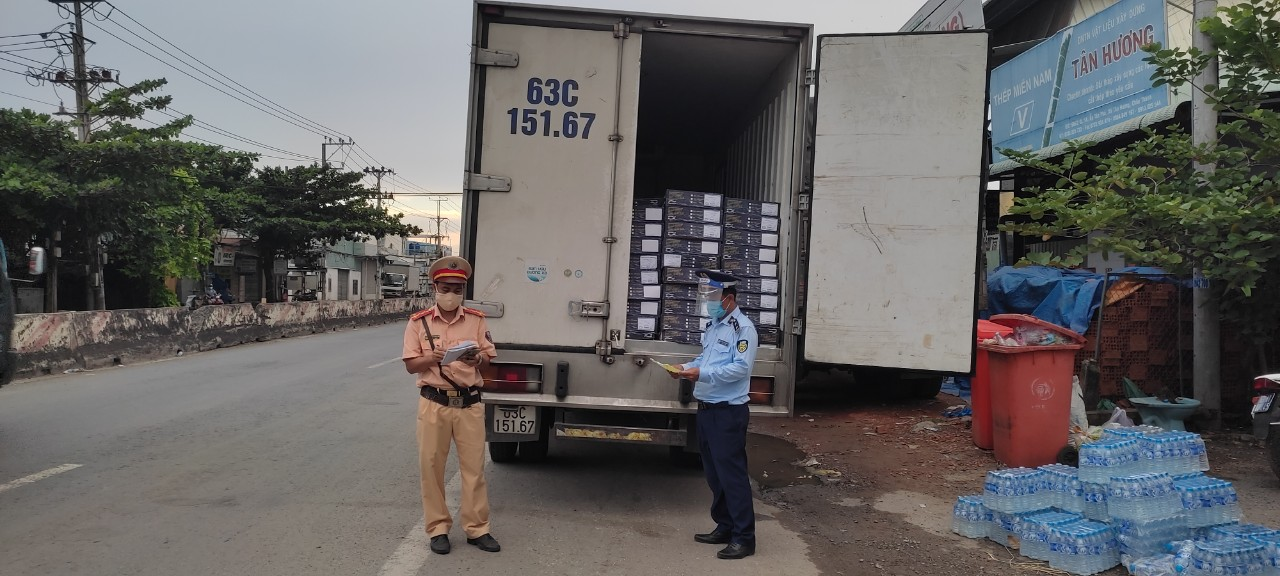 Phạt 22,5 triệu đồng đối với doanh nghiệp nhập khẩu 4 tấn cá hồi vi phạm nhãn 