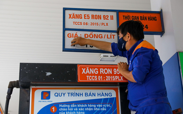 Yêu cầu đảm bảo nguồn cung xăng dầu trong nước cho các tháng cuối năm