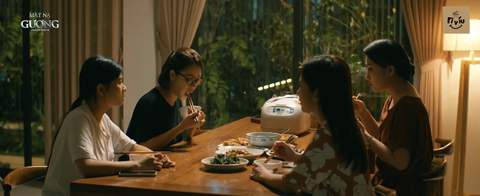Preview Mặt nạ gương tập 2 Hoa tìm mọi cách khai thác thông tin từ Tùng, ông Nghị khó chịu khi thấy con gái nghi ngờ mình