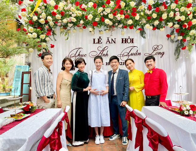11 tháng 5 ngày Hậu trường lễ ăn hỏi quậy tưng bừng của Long đần và Thục Anh