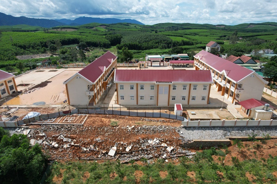 Đắk Lắk Trường học mới đưa vào hoạt động đã gặp sự cố sập tường