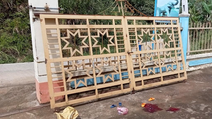 Quảng Nam Cổng trường đổ sập khiến một cháu bé 4 tuổi tử vong