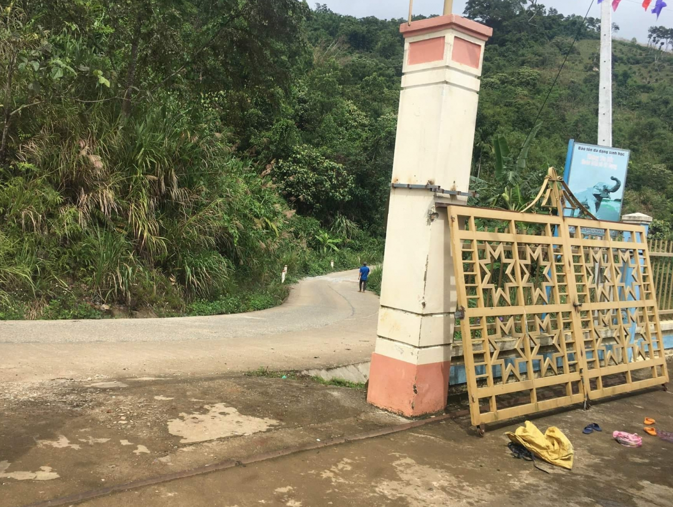 Thông tin mới nhất liên quan đến vụ cổng trường đổ sập khiến cháu bé 4 tuổi tử vong