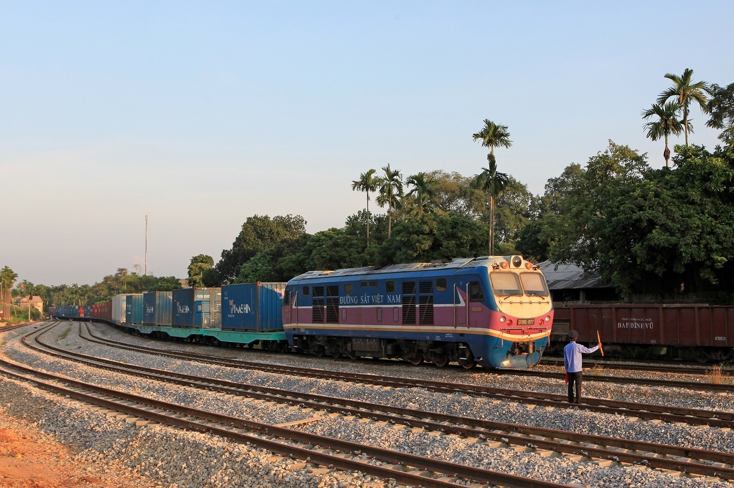 Ngành Đường sắt Việt Nam muốn xin nhập 37 toa xe trên 40 tuổi từ Nhật Bản