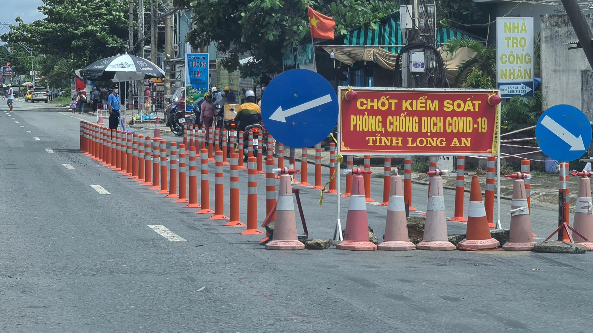 Long An bỏ tất cả các chốt kiểm soát dịch COVID-19