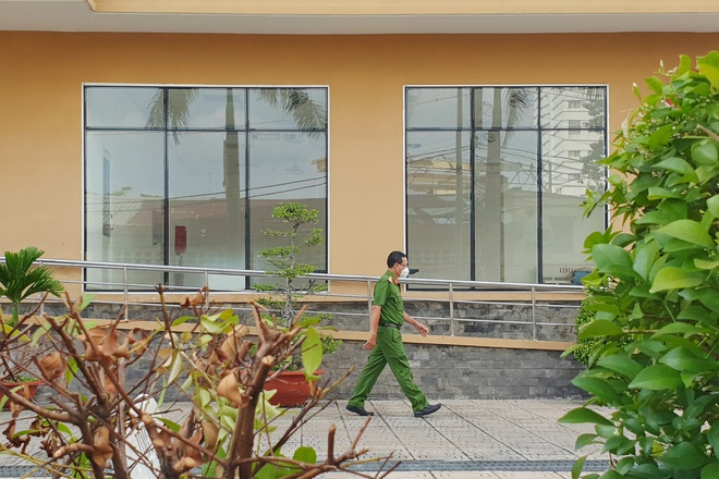 Người đàn ông rơi từ tầng cao khu vực giếng trời chung cư ở TP HCM