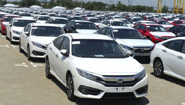 Nhập khẩu ô tô bất ngờ tăng mạnh trở lại sau 2 tháng sụt giảm