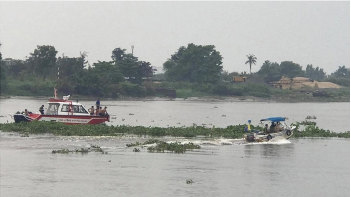 TP.HCM Chìm xà lan tại Cần Giờ làm 1 người mất tích