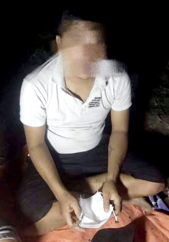 Ninh Thuận 5 đối tượng bị bắt vì đánh bạc ăn tiền ngay sau trụ sở thôn