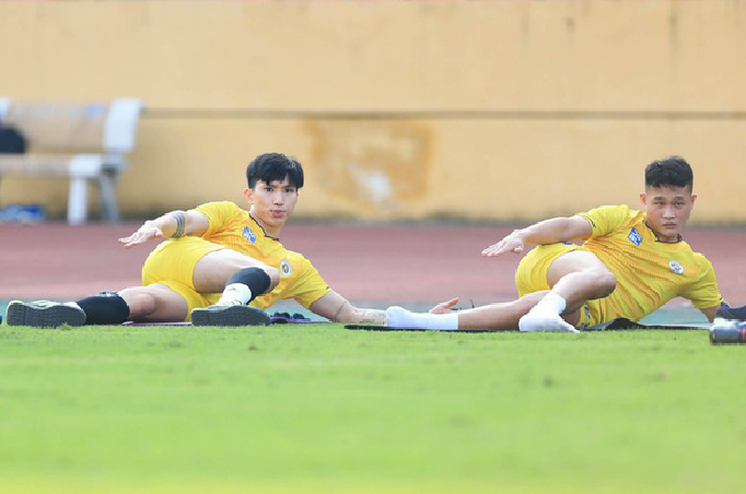 Văn Hậu miệt mài giảm mỡ và tăng cơ, chờ ngày sang Hàn Quốc phẫu thuật