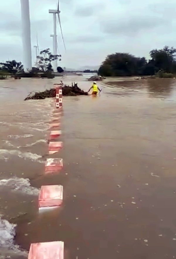 NINH THUẬN Mưa lớn trên diện rộng, một số nơi bị lũ cục bộ