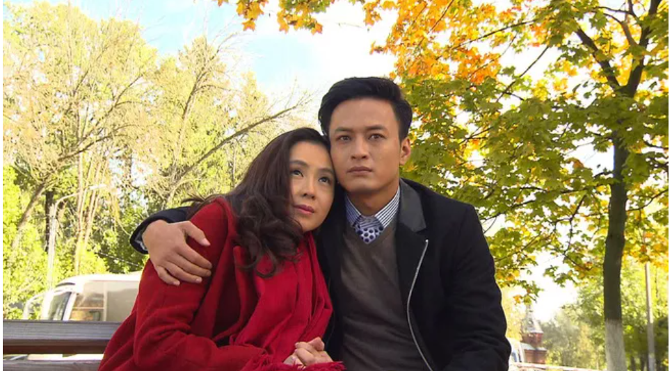 Matxcơva mùa thay lá - Tập 5 Phương cảm thấy cô đơn trong ngôi nhà của mình, Đức cho rằng anh đã rất cố gắng để vợ có cuộc sống đầy đủ