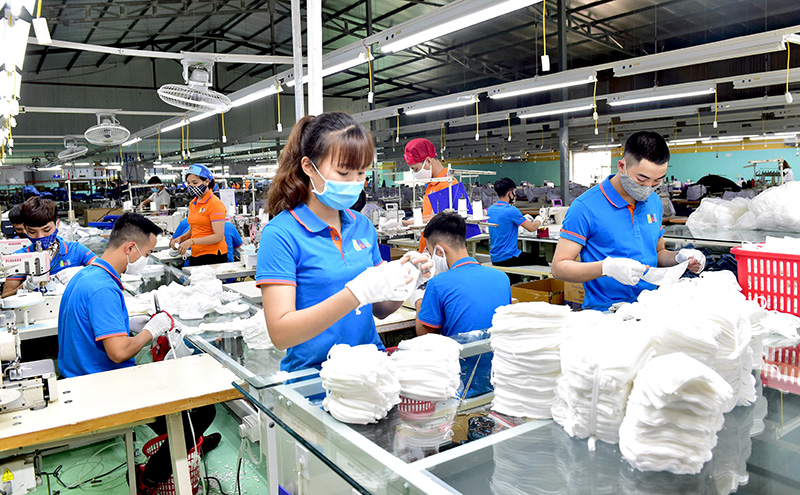 Những ngân hàng nào đang trực tiếp hà hơi thổi ngạt cho doanh nghiệp