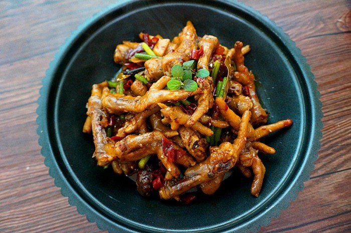 Cách làm chân gà kho cay ngọt - Hợp với ăn nhậu, ngon tuyệt với ăn cơm