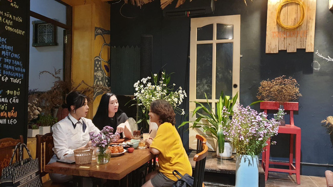 Cặp mẹ chồng - nàng dâu của Hương vị tình thân hội ngộ mừng sinh nhật bà Bích