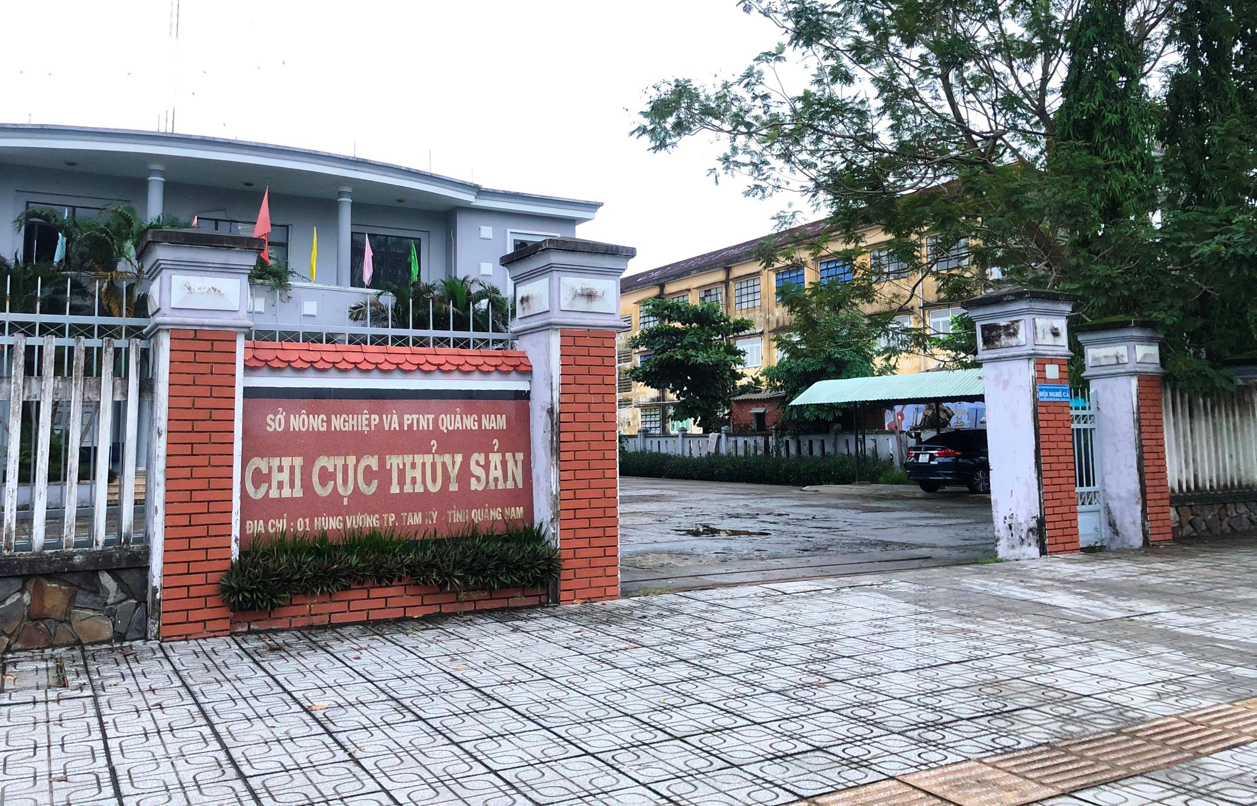 Cách chức Chi cục trưởng Chi cục Thủy sản Quảng Nam