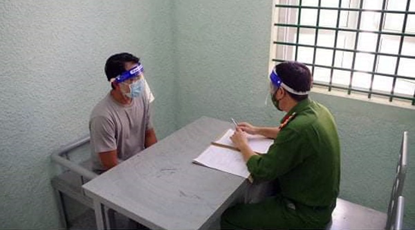 Ninh Thuận Bắt giữ đối tượng dùng dao uy hiếp nhân viên công ty để cướp tiền