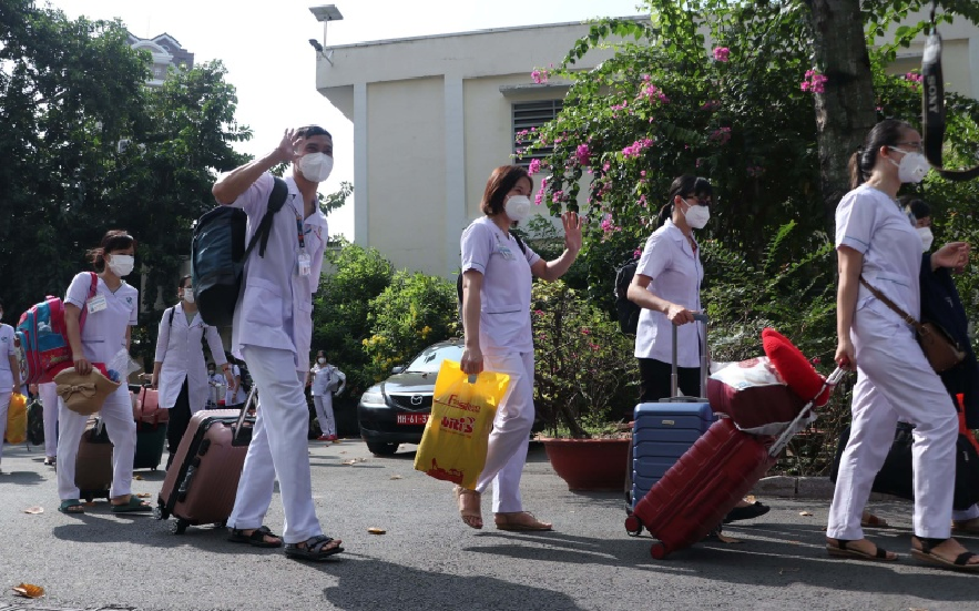 Bệnh viện Quân y 175 chi viện cho 20 Trạm Y tế lưu động tại TP HCM