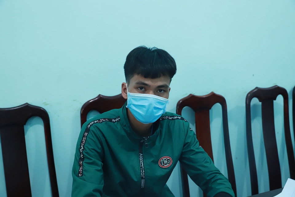 Bực tức vì cha bị chửi khi làm thuê cho Công ty Điện gió, con vác dao đi chém người