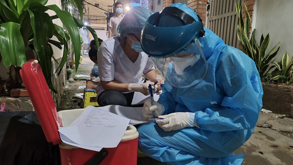 Hà Nội phát thông báo khẩn tìm người đã đến quán bia, nhà hàng, hiệu thuốc tại quận Ba Đình