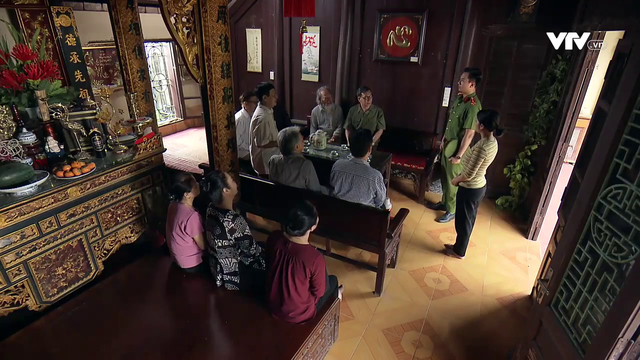 Phố trong làng - Tập 9 Ông Trung tổ chức họp họ để tìm cách đưa Mến về nhà