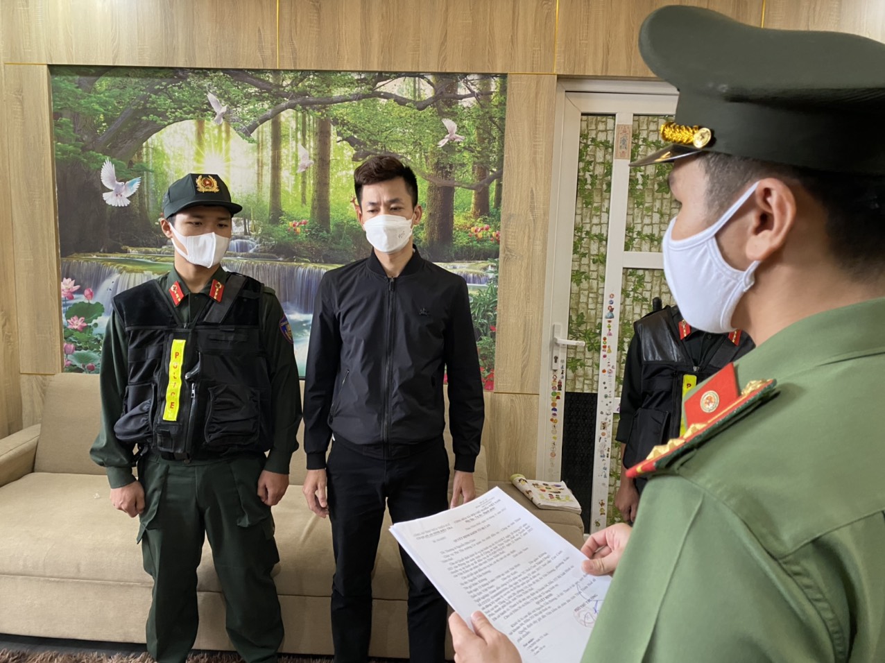 Phó Giám đốc Cảng hàng không quốc tế Phú Bài bị khởi tố tội tham ô