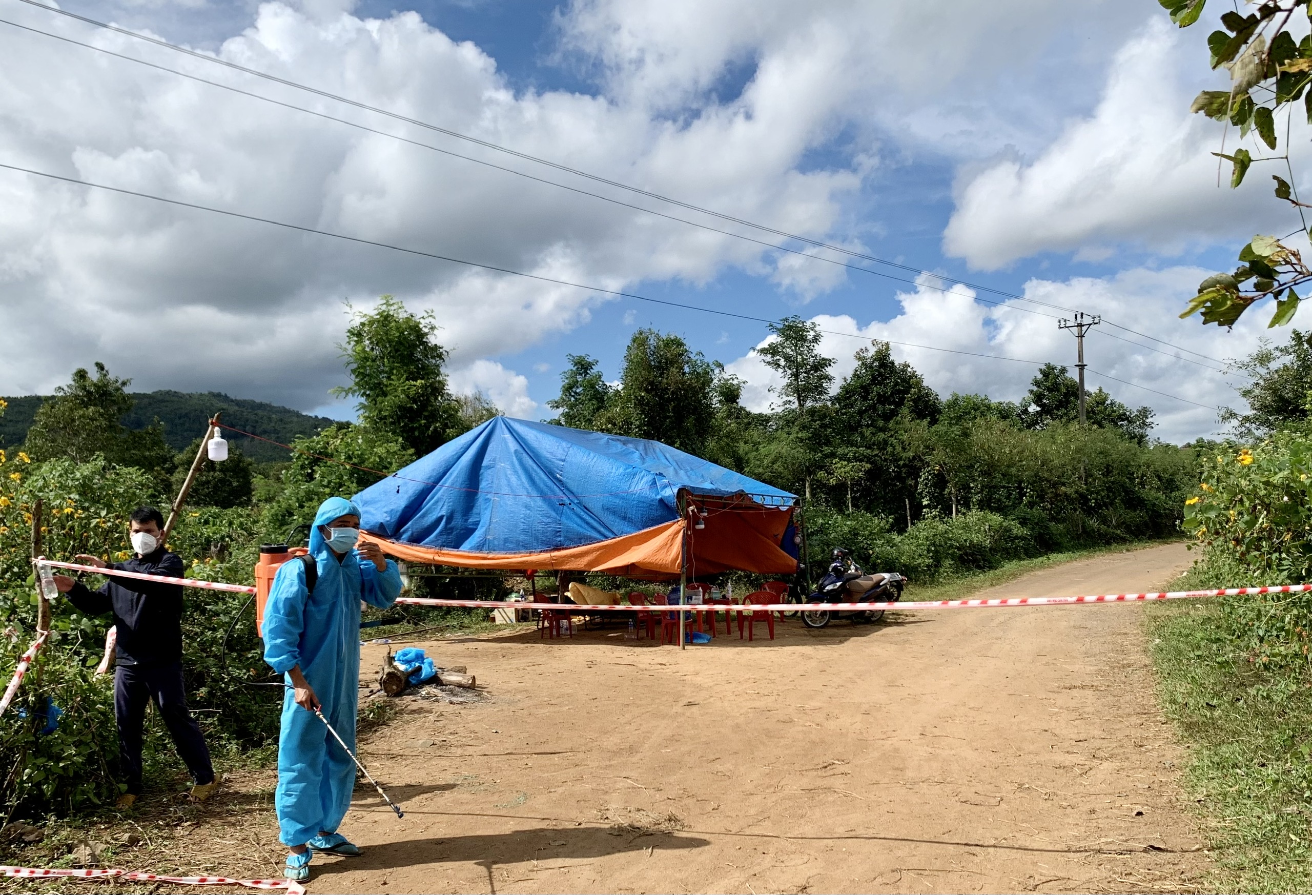 Trà Vinh triển khai thí điểm điều trị F0 tại nhà, Gia Lai thí điểm quản lý F0, F1 tại nhà