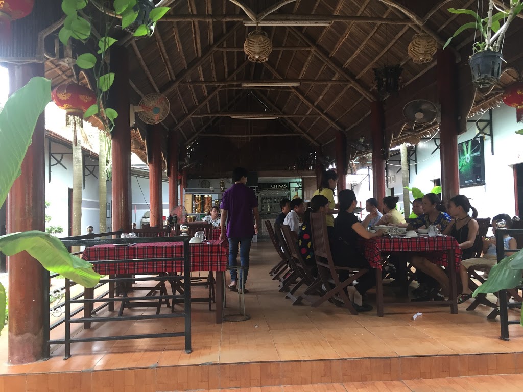 Quảng Ngãi cho phép hoạt động trở lại các dịch vụ ăn uống tại chỗ từ tháng 12