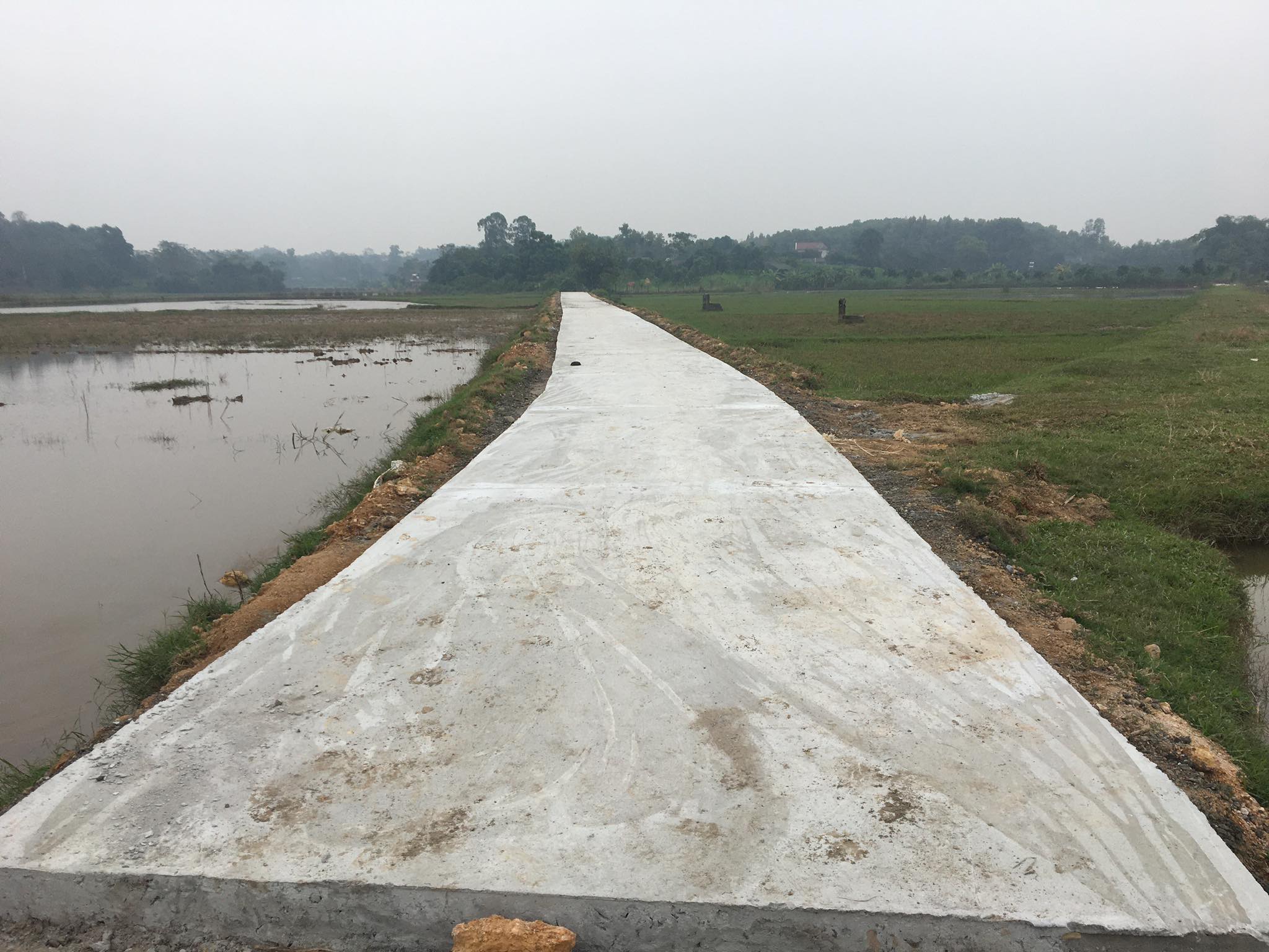 Ba Vì (Hà Nội) Hoàn thành khắc phục, sửa chữa đường nội đồng sau khi Thương Trường lên tiếng phản ánh