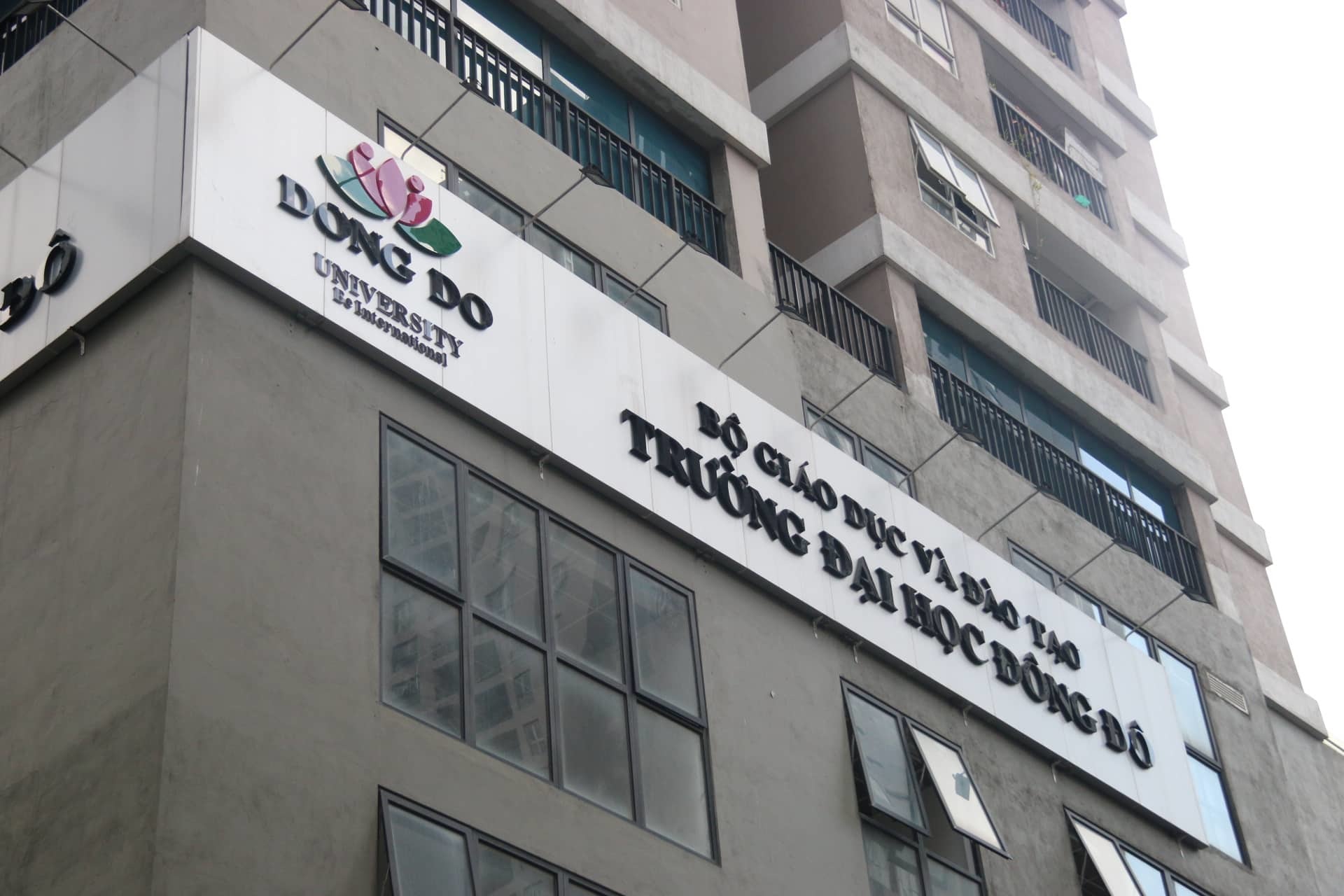 Ngày mai (2611), nhiều cựu cán bộ trường Đại học Đông Đô sắp hầu tòa vì cấp bằng giả