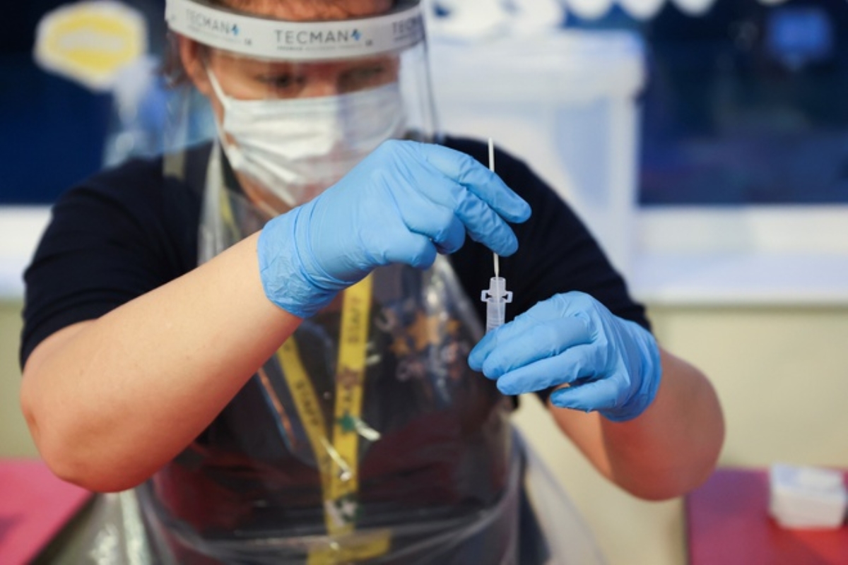 Phát hiện biến thể SARS-CoV-2 mới có 32 đột biến 