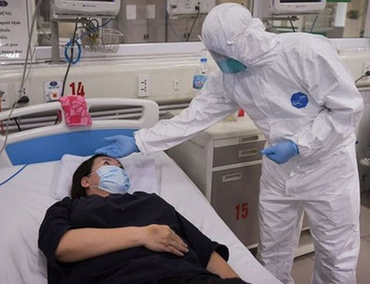 Sáng 2611, hơn 750 bệnh nhân COVID-19 đang thở máy và ECMO
