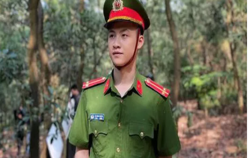 Duy Khánh chia sẻ về vai diễn và nửa ấy của mình trong Phố trong làng