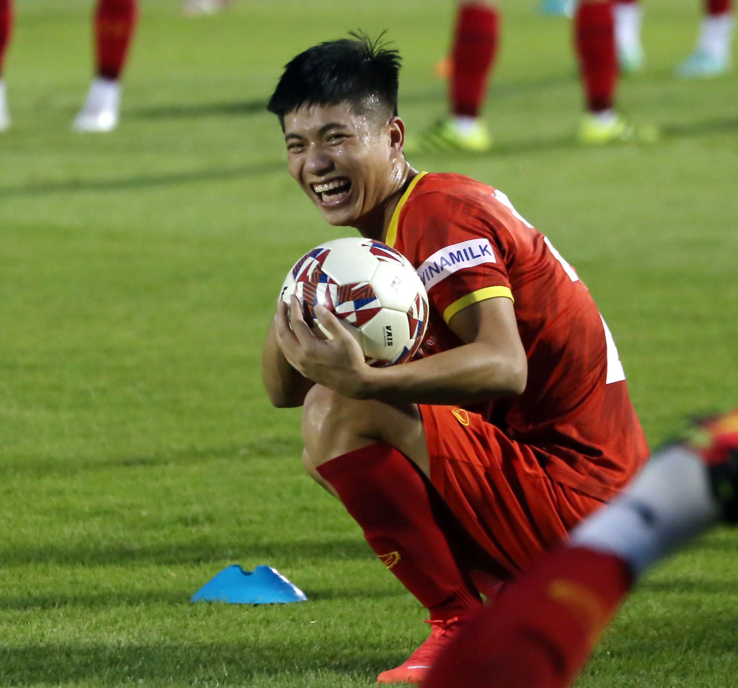 Phan Văn Đức ghi bàn trong buổi đấu tập nội bộ của đội tuyển Việt Nam