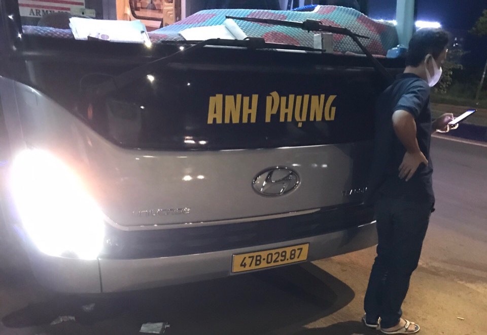 Đắk Lắk Khẩn tìm người trên xe khách có ca test nhanh dương tính với COVID-19