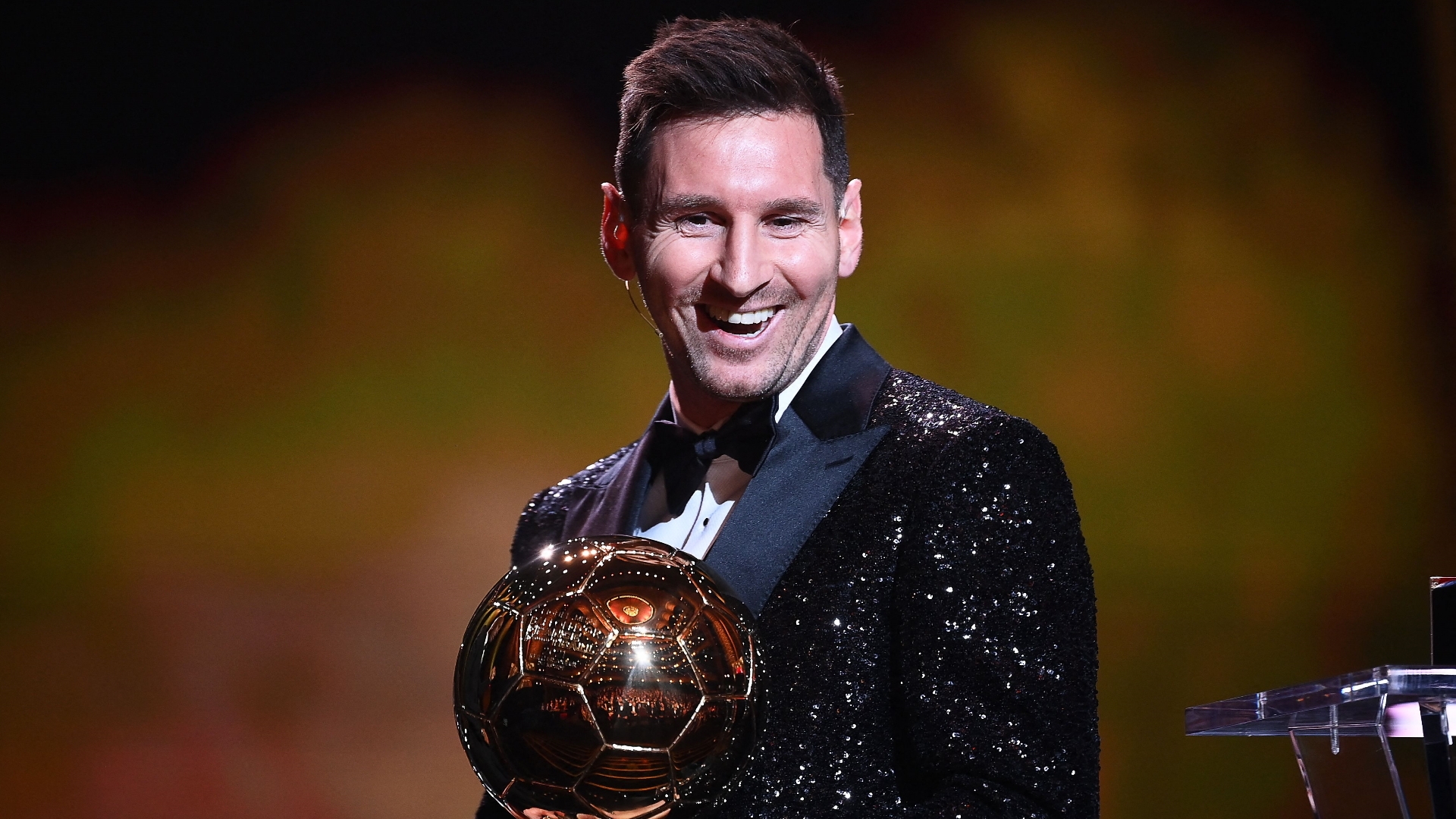 Lionel Messi chính thức giành Quả bóng vàng thứ 7 trong sự nghiệp